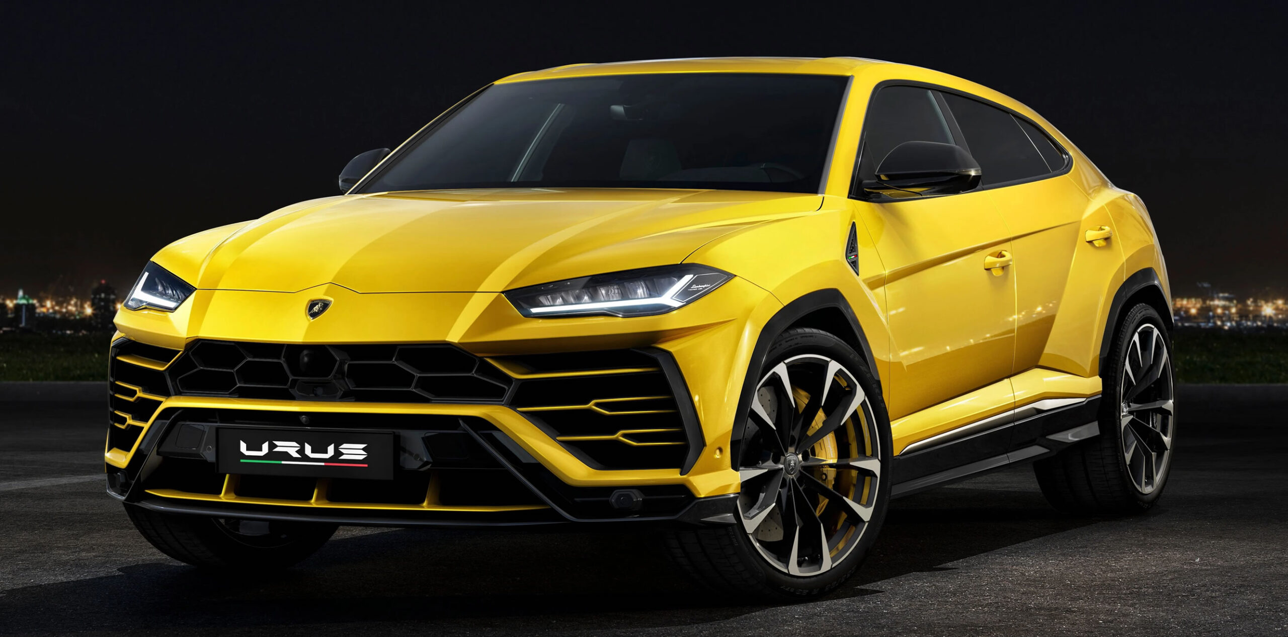 Lamborghini Urus gialla super SUV sportivo di lusso in vendita